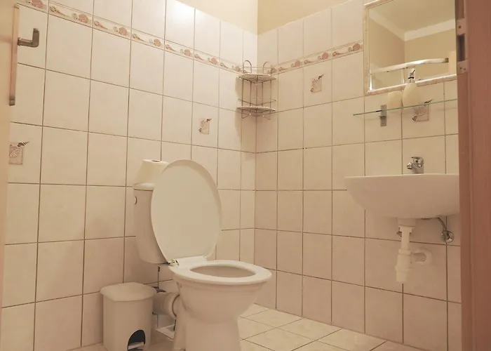 Konukevi Penzion Zirovice *